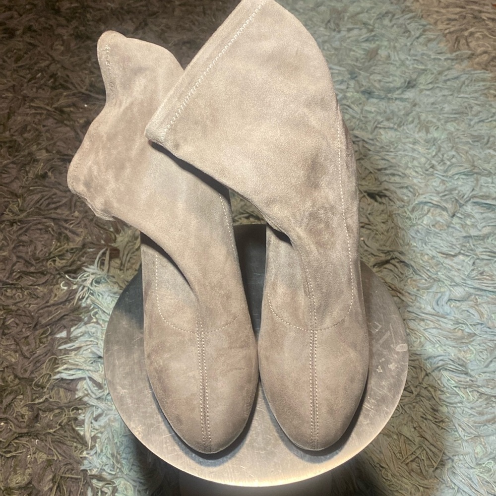 NWOT BCBGENERATION WOMENS LILIANNA FAUX SUEDE BOOTIE